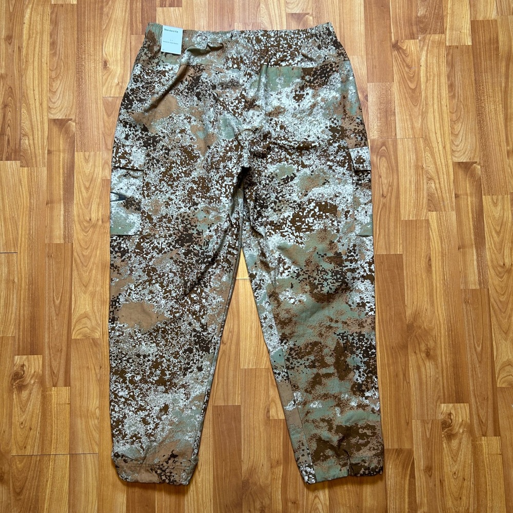 Nike Air Play Digital Camo AOP Woven Pants in Tan/Brown HV4629-126
